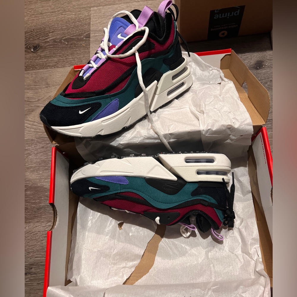 NIKE 
Air Max
FURYOSA NRG